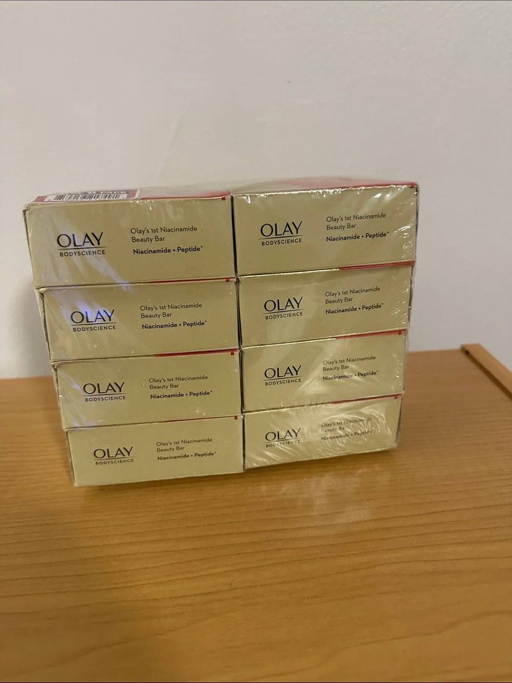 OLAY Bodyscience Niacinamide + Peptide Beauty Bar - Cream & Red Accents
